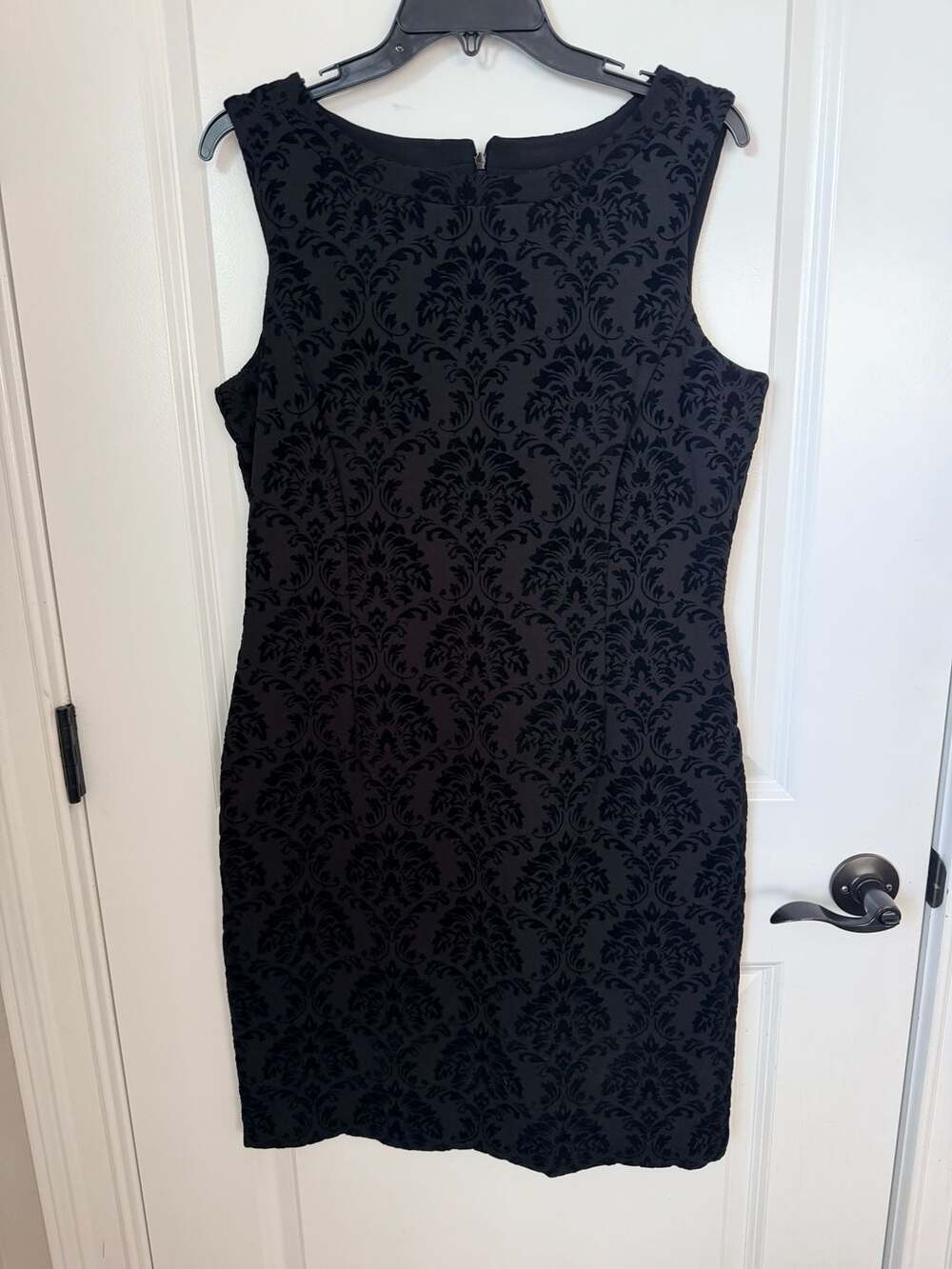 J.McLaughlin Black Damask Velvet Sleeveless Sheath Dress Size L